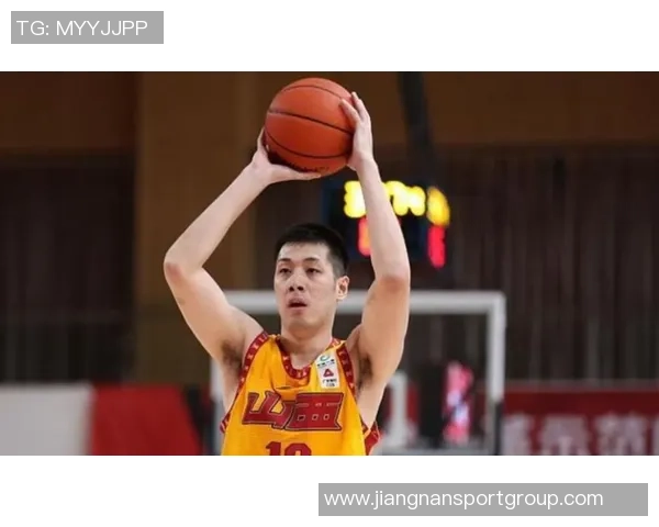 郭昊文拒绝活塞训练营合同引发媒体关注其奋斗心态消失的深思