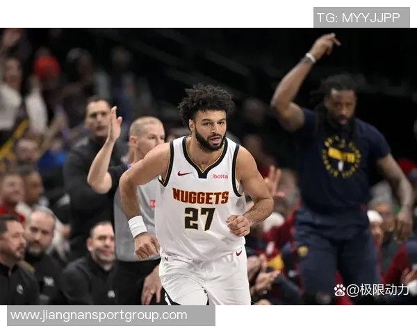 小波特女友现身赛场为独行侠加油引发热议与关注